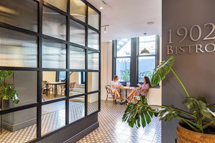Lounge 100 of 123