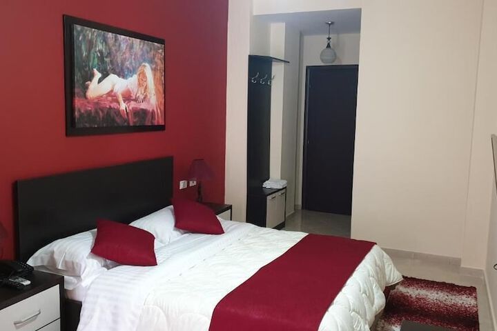 Room 42 of 104