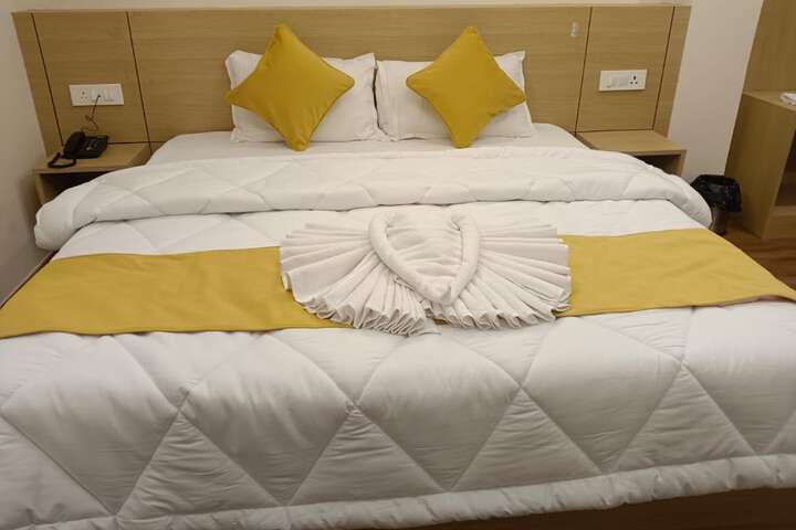 Room 6 of 15