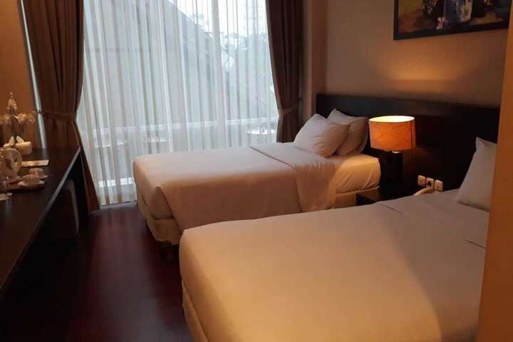 Room 3 of 55
