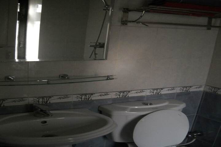 Room 9 of 17