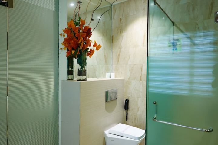 Room 14 of 40