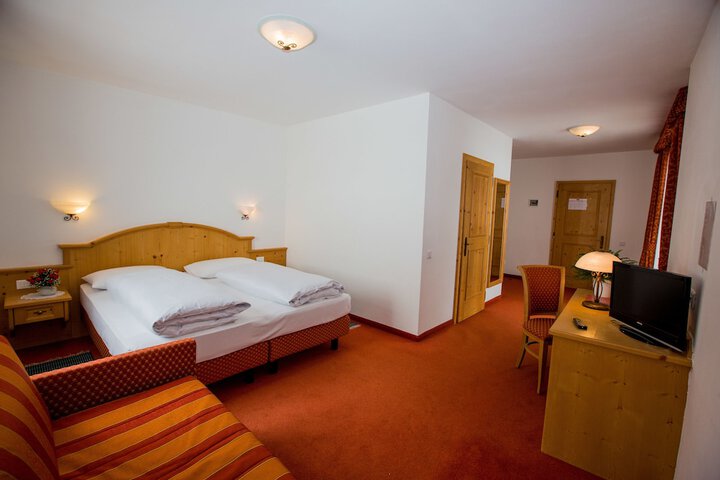 Room 9 of 61