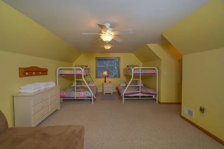 Room 11 of 26