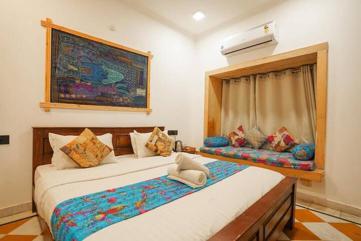 Room 4 of 29
