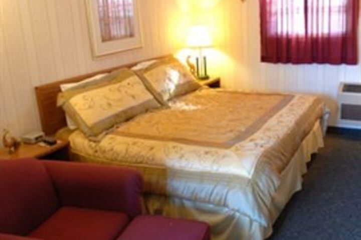 Room 2 of 3