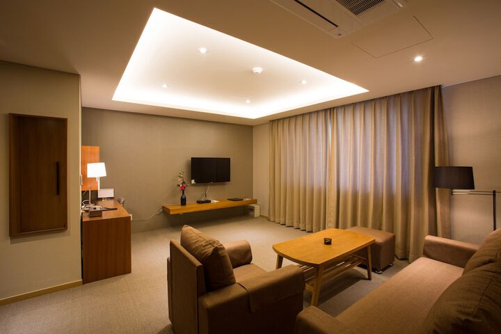 Room 71 of 145