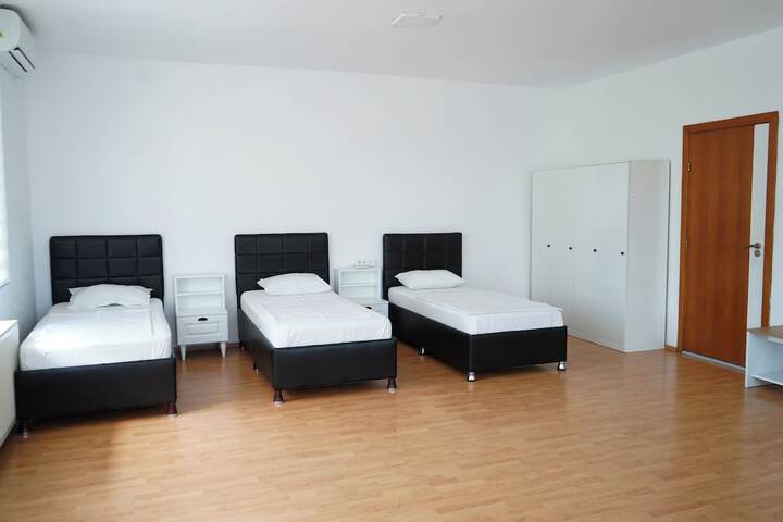 Room 7 of 22