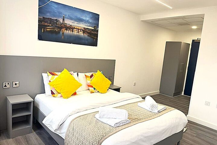 Room 16 of 27
