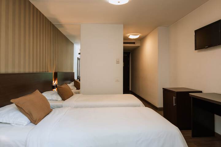 Room 10 of 30