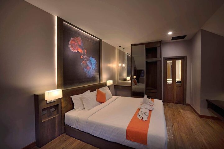 Room 8 of 38