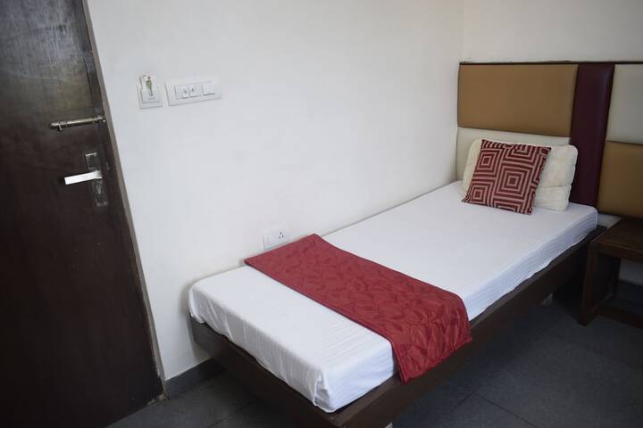 Room 25 of 50