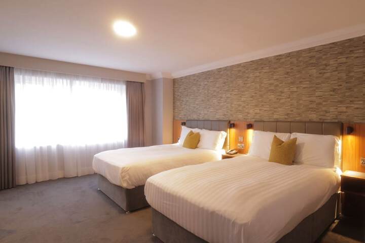 Room 7 of 27