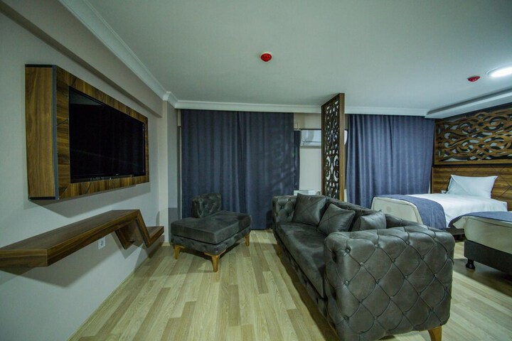 Room 21 of 48