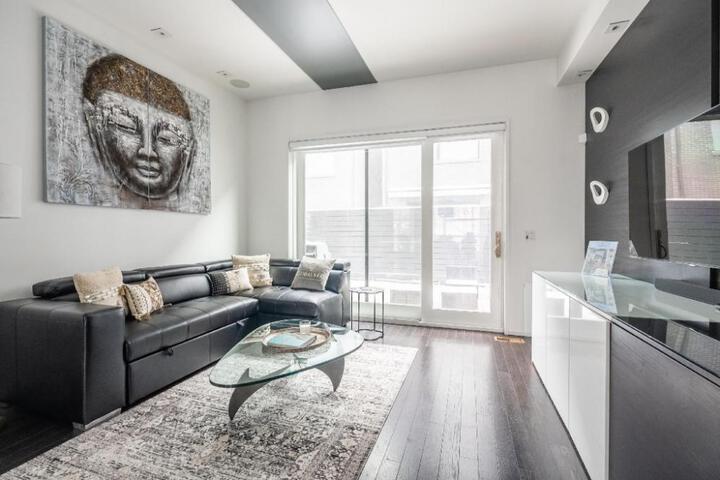 Image of Luxury Townhouse in Downtown Toronto