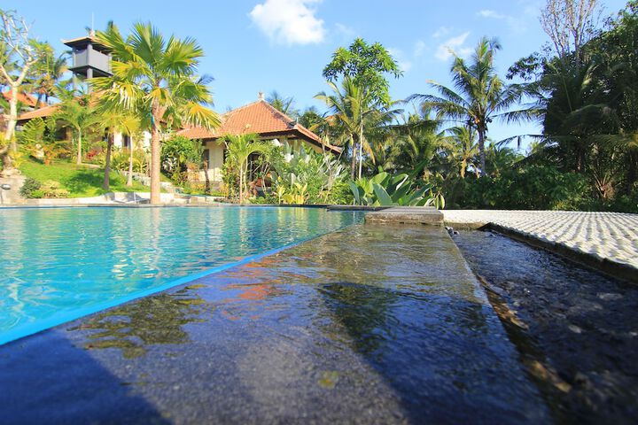 Hotel Pool