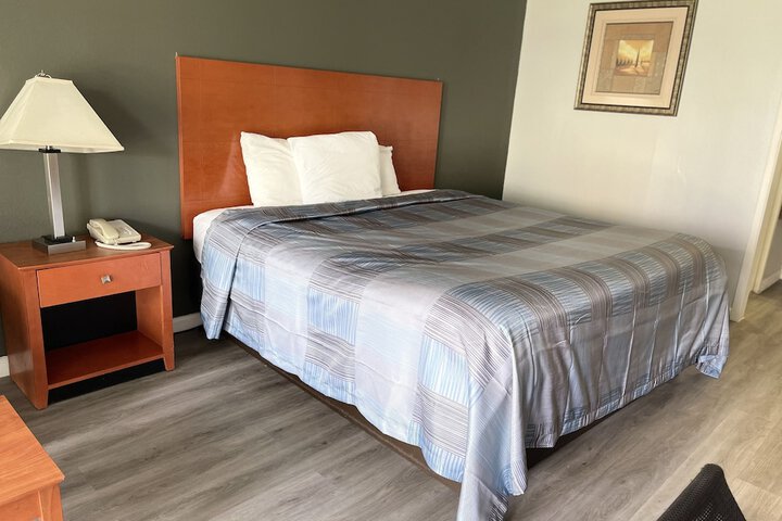 Standard | King Bed (15 of 16)