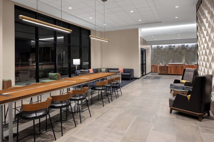 Lobby lounge