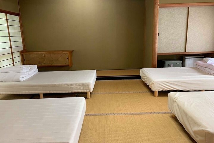 Room 28 of 48