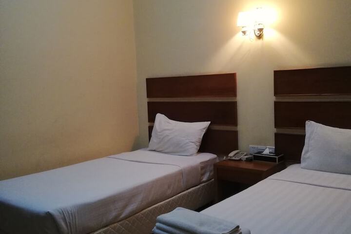 Room 15 of 48
