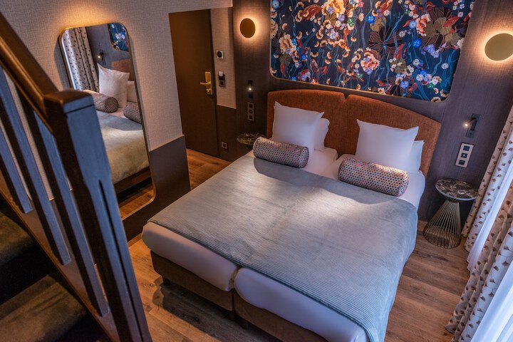 Room 10 of 40