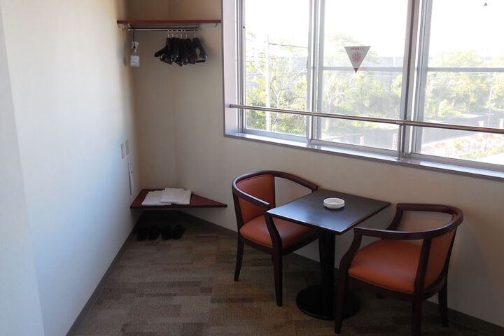 Room 11 of 28