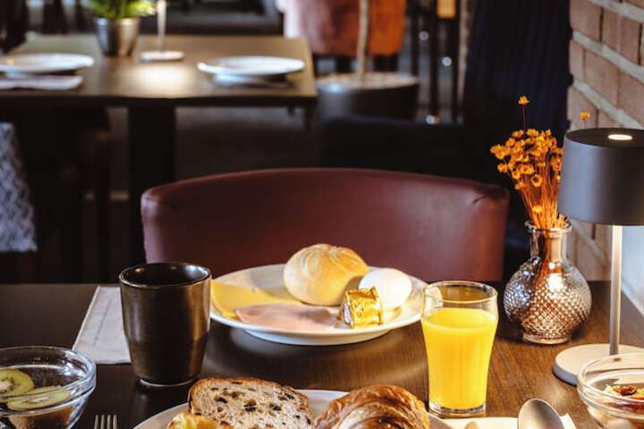 Breakfast/Coffee Service 40 of 48