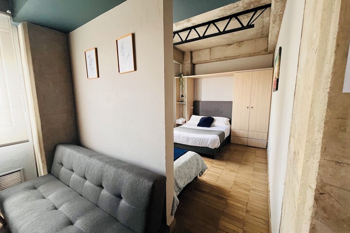 Room 33 of 84