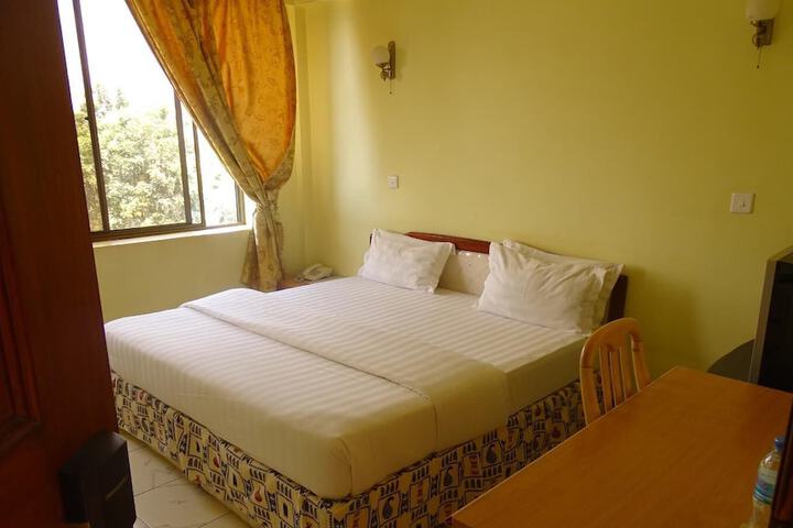 Room 11 of 43