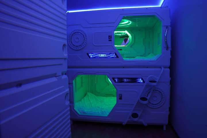 Room 10 of 26