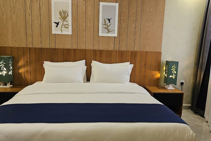 Room 10 of 73