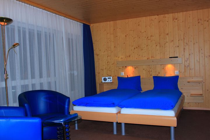 Room 4 of 38
