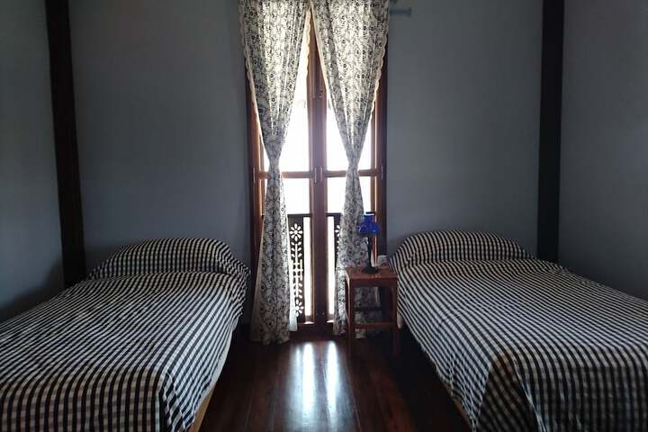 Room 5 of 67