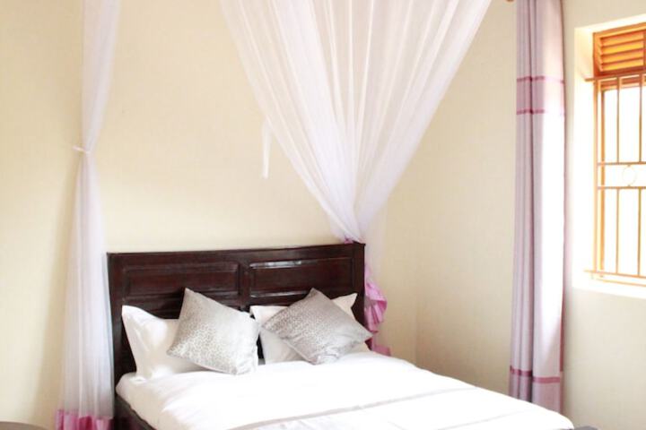 Room 16 of 28