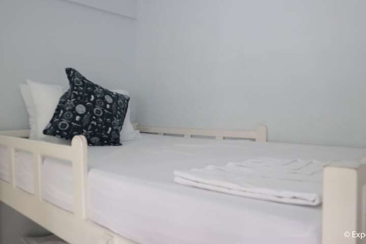 Room 10 of 27