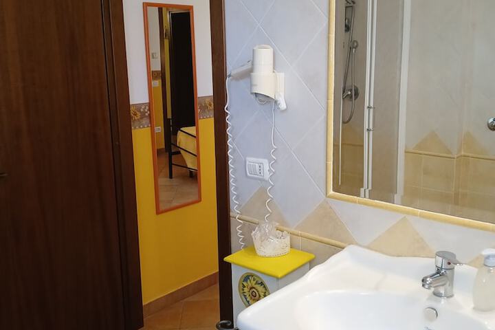 Room 8 of 46