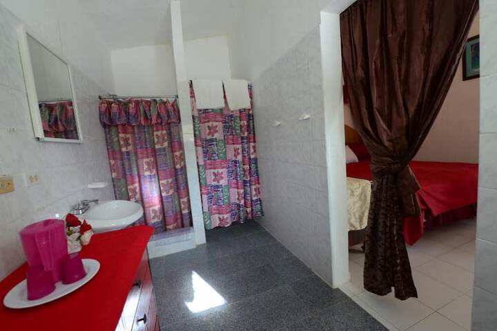 Room 3 of 132