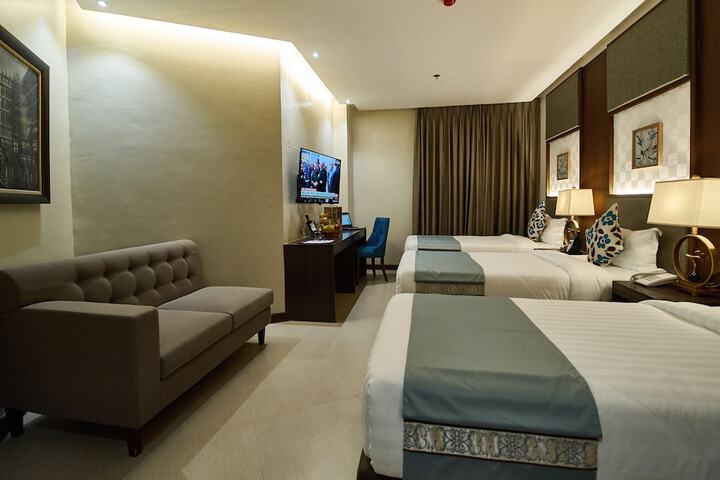 Room 12 of 30