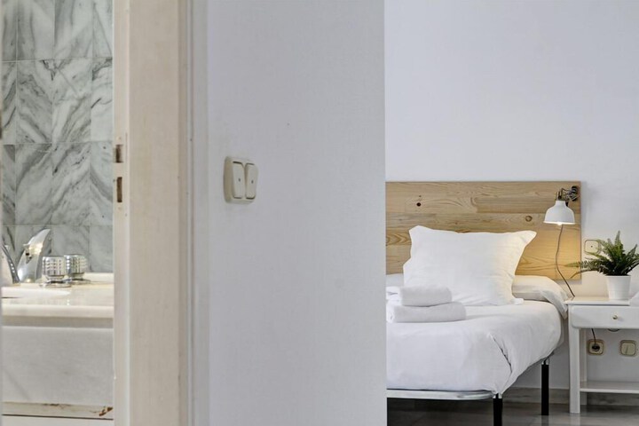 Room 21 of 110
