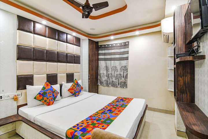 Room 10 of 27