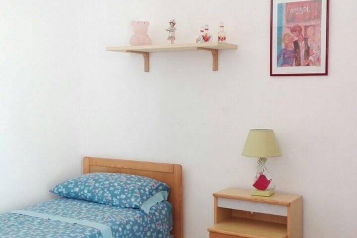 Room 4 of 15