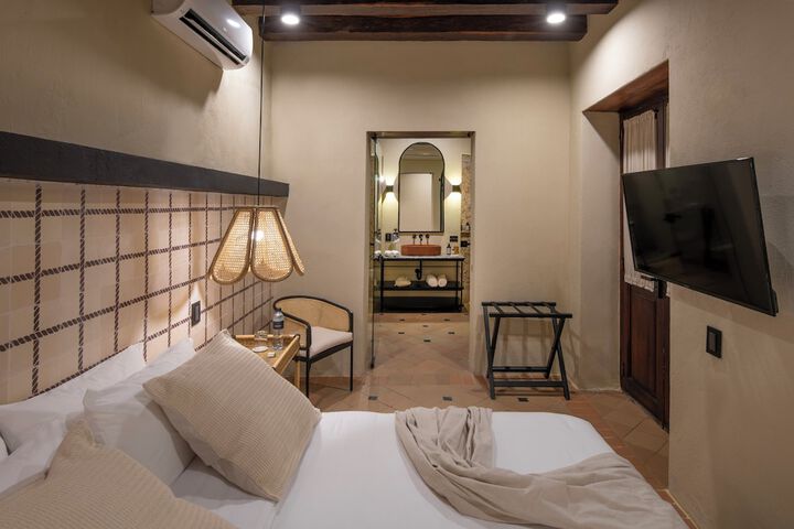Room 6 of 54