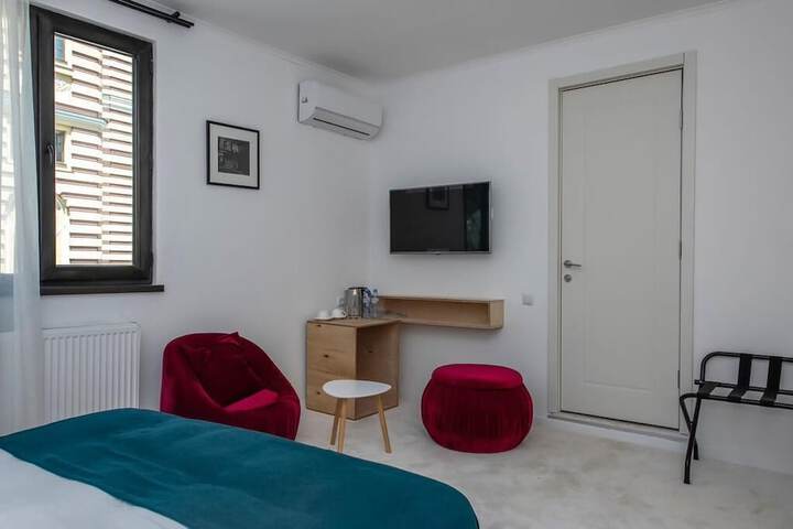 Room 3 of 36