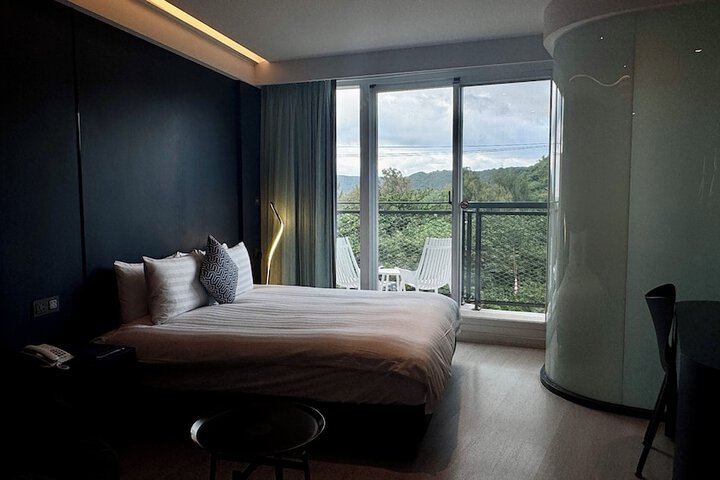 Room 20 of 49
