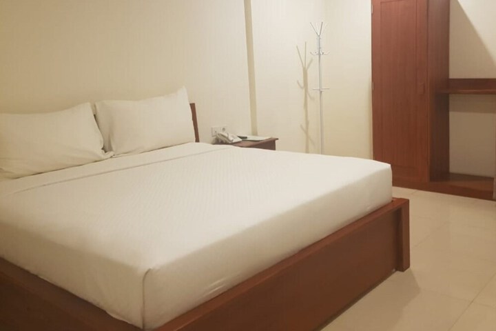 Room 4 of 15