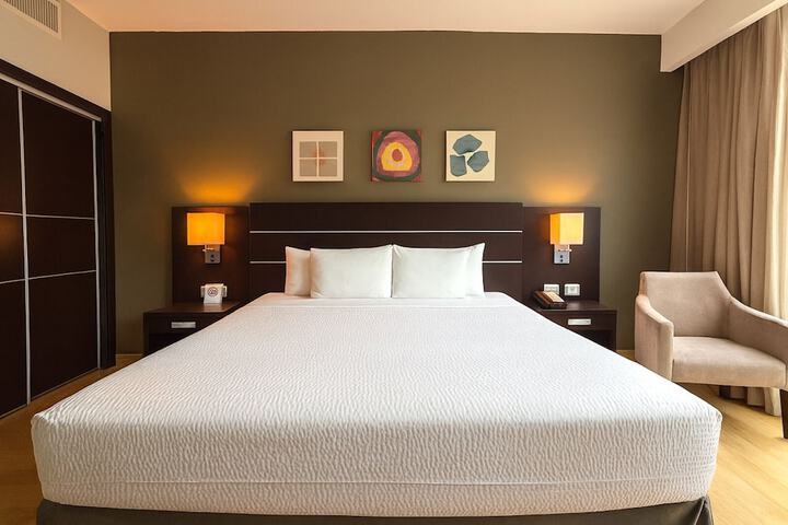 Room 3 of 56