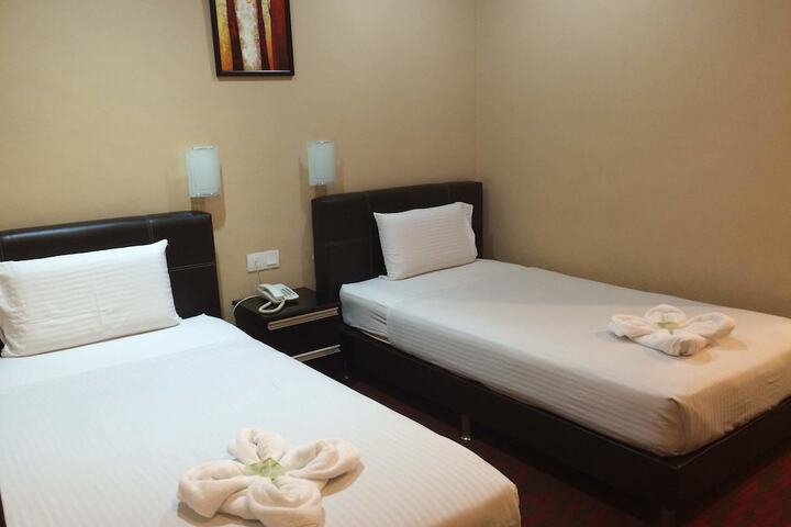 Room 3 of 35