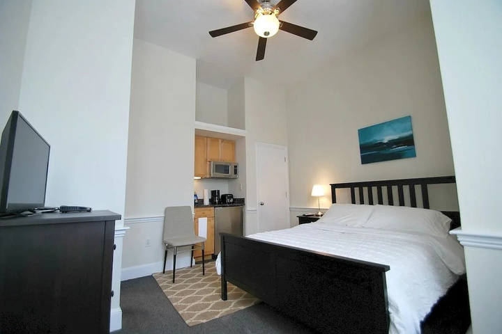Room 2 of 9