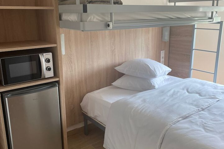 Room 9 of 15