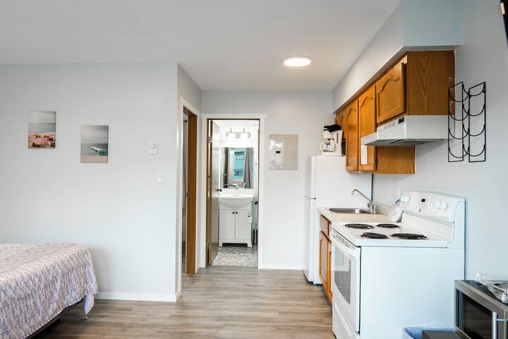 Room 102 of 147